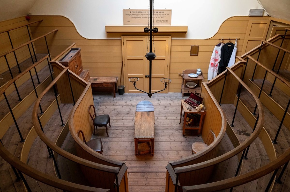 article thumb - The old operating theatre 