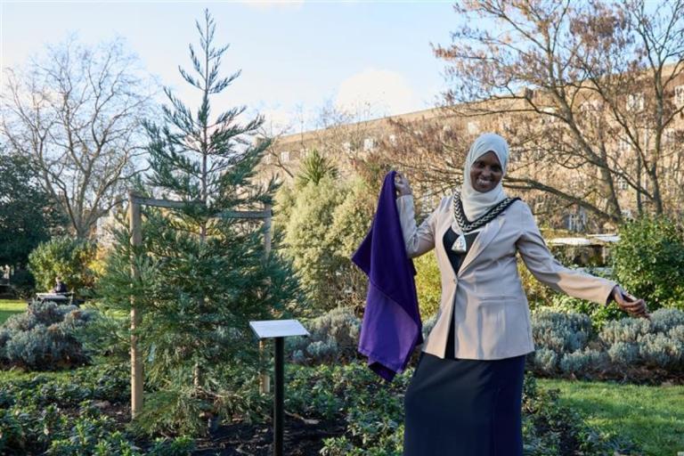 Mayor of Southwark and the 100,000 tree