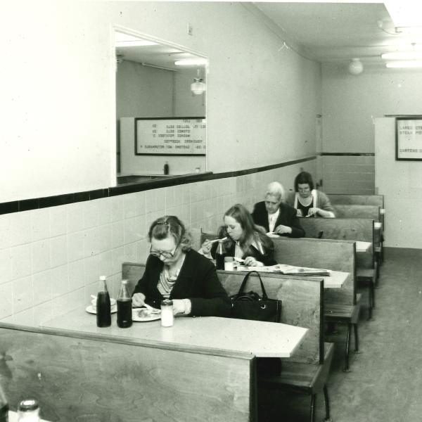 Arment’s, Walworth Rd, 1975. Pie and Eel Shop. Photographer: P. Dong P8638