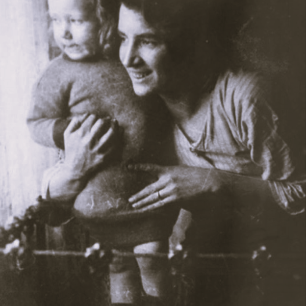 Marian Cooke's mother and sister. Photo by Percy Roy Townsend (copyright).
